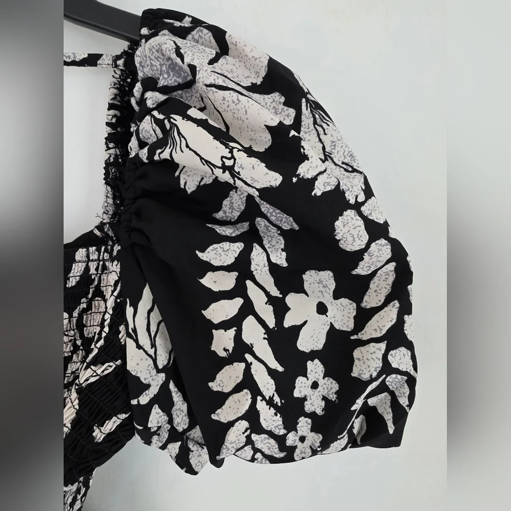 Blush Floral Maxi Dress Puff  Sleeves Smocked Bodice Black White Size Medium